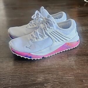 Womens Puma Pacer Future, white sneaker size 7